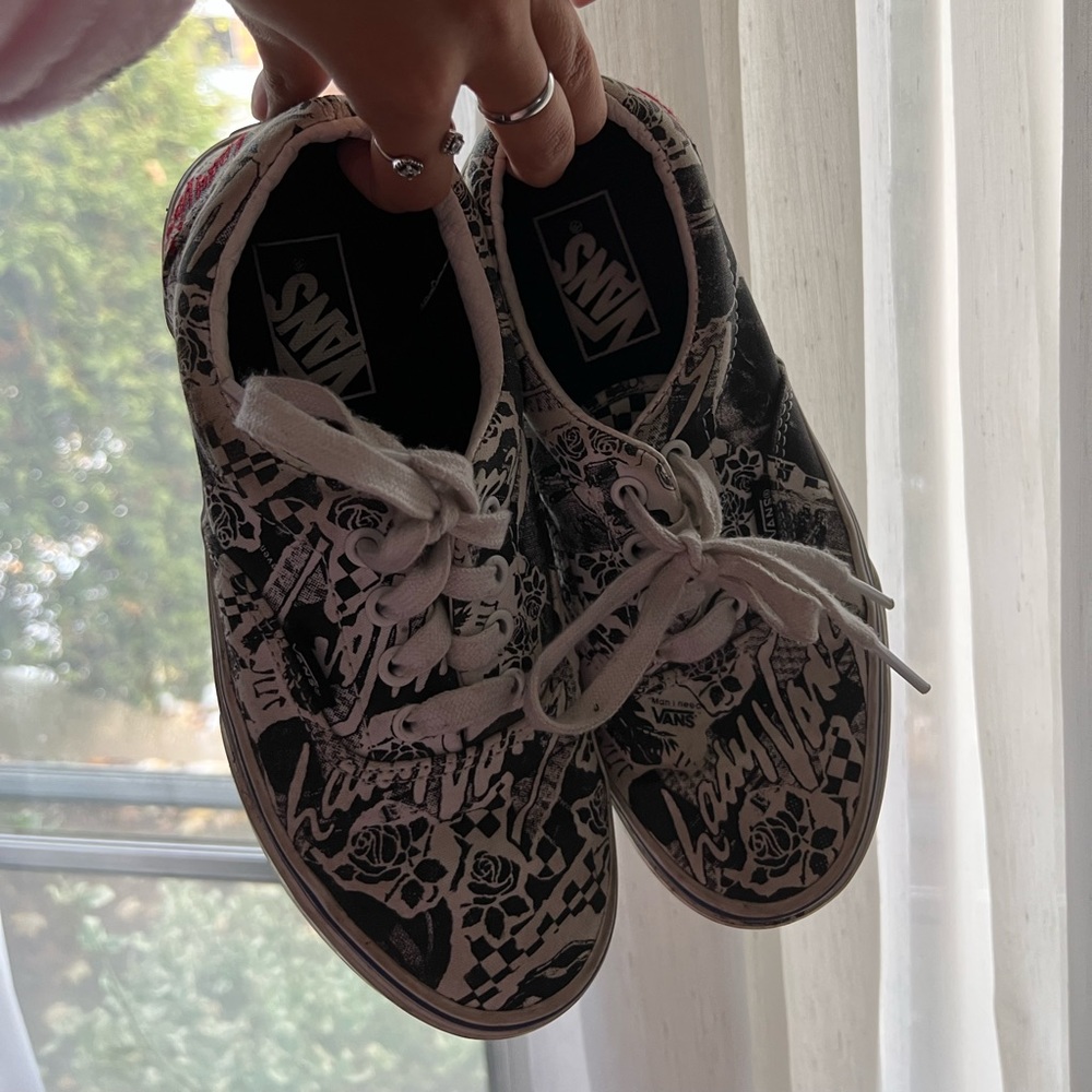 Vans old skool in a very unique design